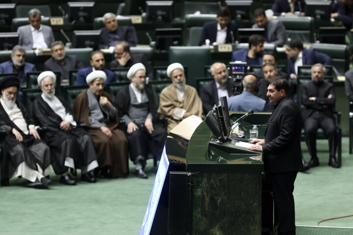 مخبر: شهید رئیسی هیچ‌گاه به دنبال حل مسائل کشور در بیرون از مرزها نبود