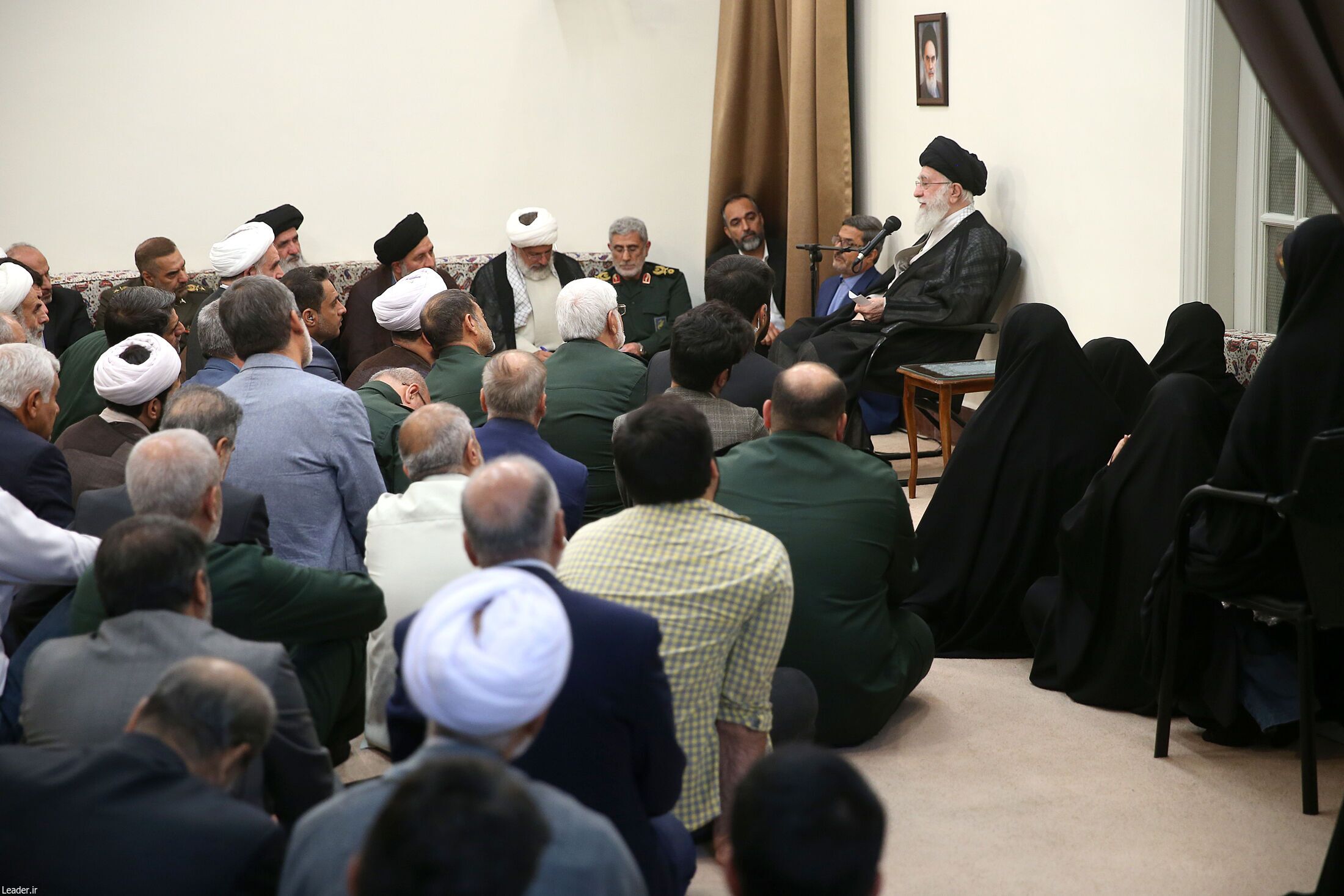 رهبر انقلاب در دیدار اعضای ستاد برگزاری کنگره بین‌المللی شهدای مقاومت و مدافع حرم