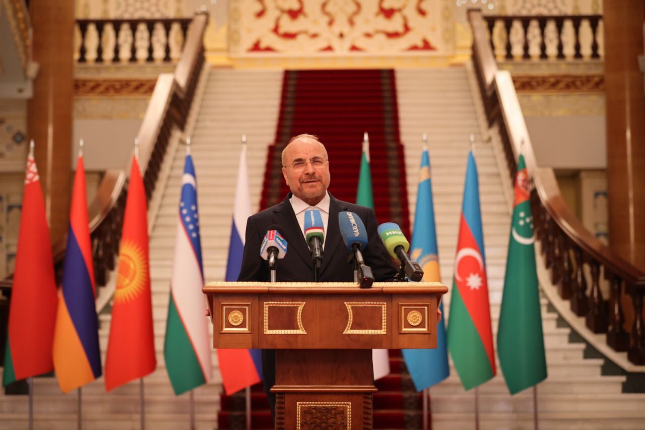 قالیباف در جمع رسانه‌های تاجیکستانی