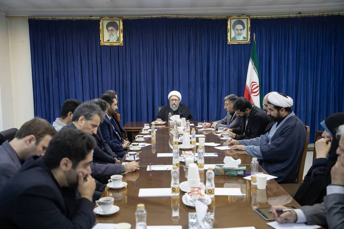 آیت الله آملی لاریجانی رئیس مجمع تشخیص مصلحت نظام در نشستی با جمعی از نخبگان، دانشگاهیان و دست اندرکاران در حوزه هوش مصنوعی