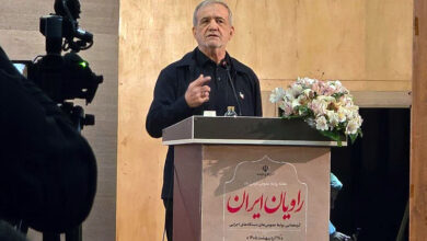 پزشکیان، سر خم نکردن در برابر قدرتها، گفت‌وگوی با عزت، قربانی نکردن عزت کشور، راحت‌طلبی، تدبیر در اداره مملکت، اصول و عزت ملی