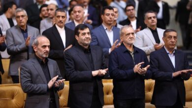مراسم قهرمان ایران، حضور رئیس جمهور، وزیر ورزش و جوانان، کودکان شهید میناب، گرامیداشت یاد شهدا، قهرمانان ایران