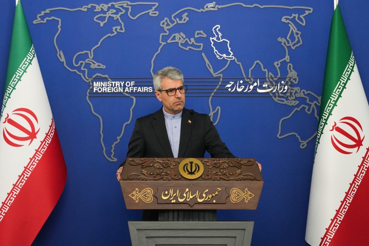 بقائی، سخنگوی وزارت خارجه، مراسم تشییع رهبر شهید، وداع با رهبر شهید، مصلی امام خمینی تهران، مهمانان خارجی تشییع، مقامات ۱۰۰ کشور، روسای دولت‌ها، روسای مجالس، وزرای خارجه، آیین وداع، مراسم تشییع انقلاب