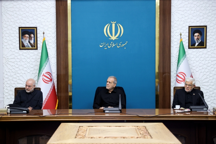 پزشکیان، جلسه ستاد تشییع رهبر شهید، تمهیدات تشییع، آیین وداع و تشییع، مدیریت هوشمند جمعیت، اطلاع‌رسانی به مردم، هماهنگی دستگاه‌های اجرایی، مراسم تشییع قائد شهید